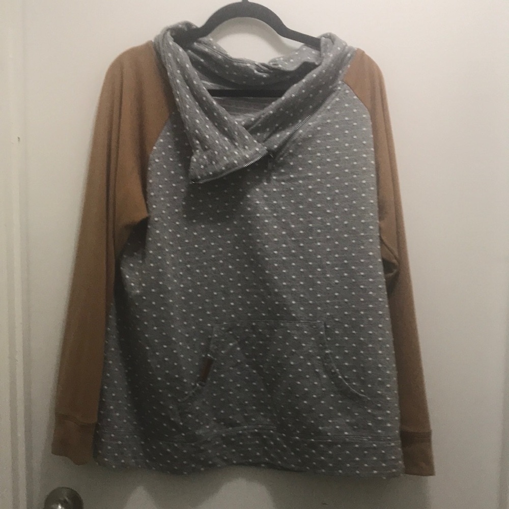 Maurices  Grey and White Polka Dot Sweatshirt EUC Size L